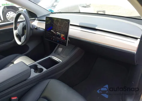 2025 Tesla Model Y Long Range Dual Motor All-Wheel Drive from USA, damaged, VIN 7SAYGDEDXSF229455